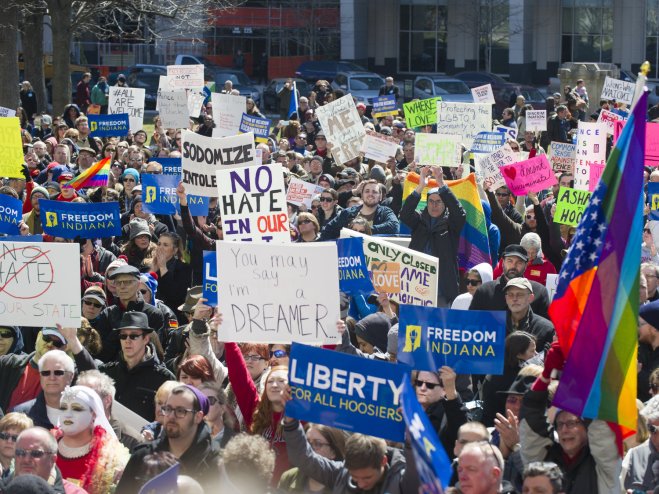 Manifestantes em Indianapolis