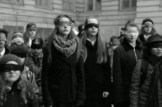 Xavier-Dolan-defend-son-clip-College-Boy-Indochine-et-attaque-le-CSA_reference