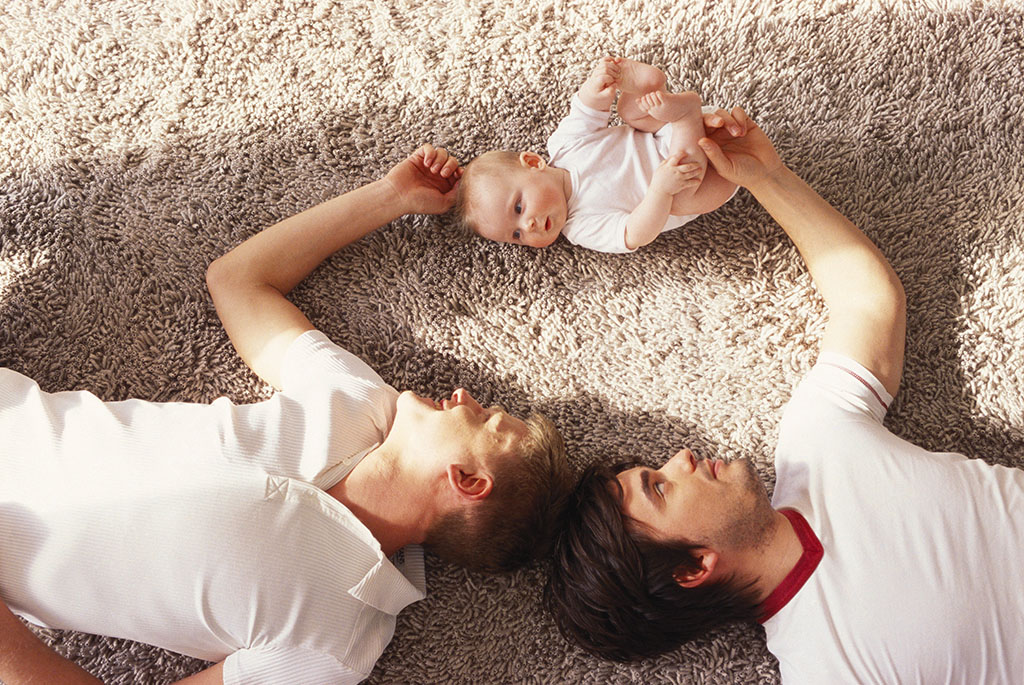 A Partir De Amanhã Casais Do Mesmo Sexo Poderão Adoptar Em&nbsp;Portugal