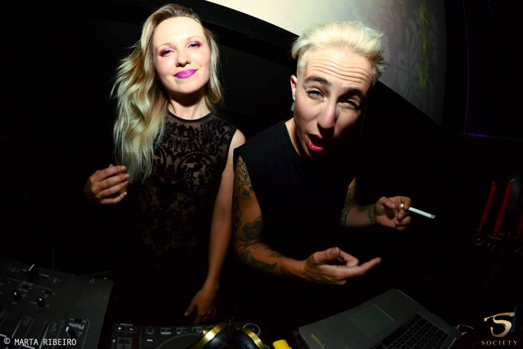 Bonnie & Clyde: “Vamos dançar pela noite dentro sem deixar espaço à discriminação!”