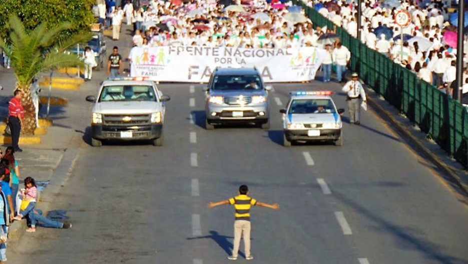 mexico-marcha-anti-lgbt-familia-amor-homofobia