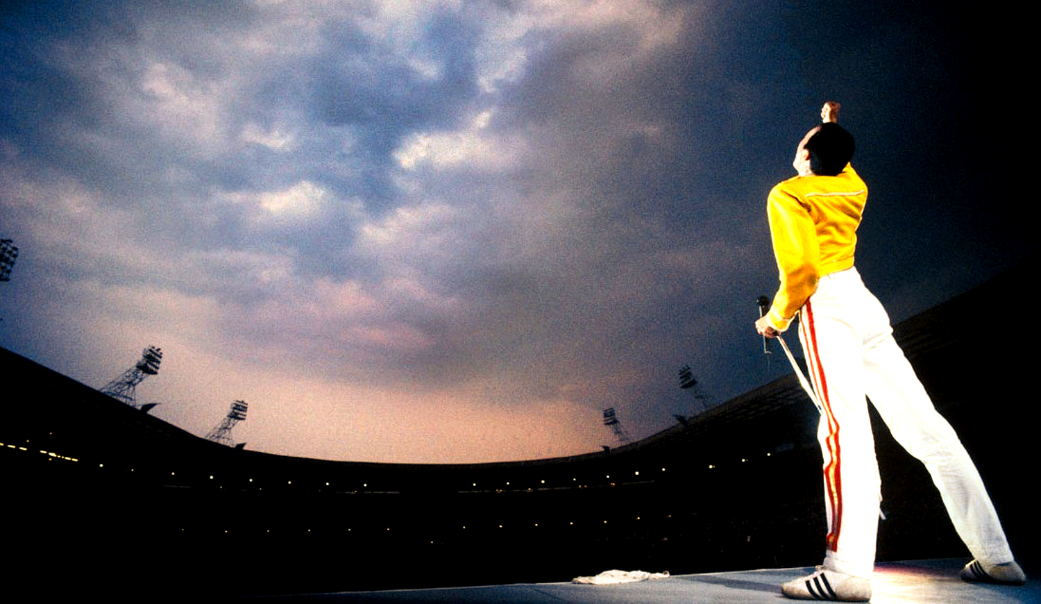 freddie-mercury-at-wembley-esqrever-bio