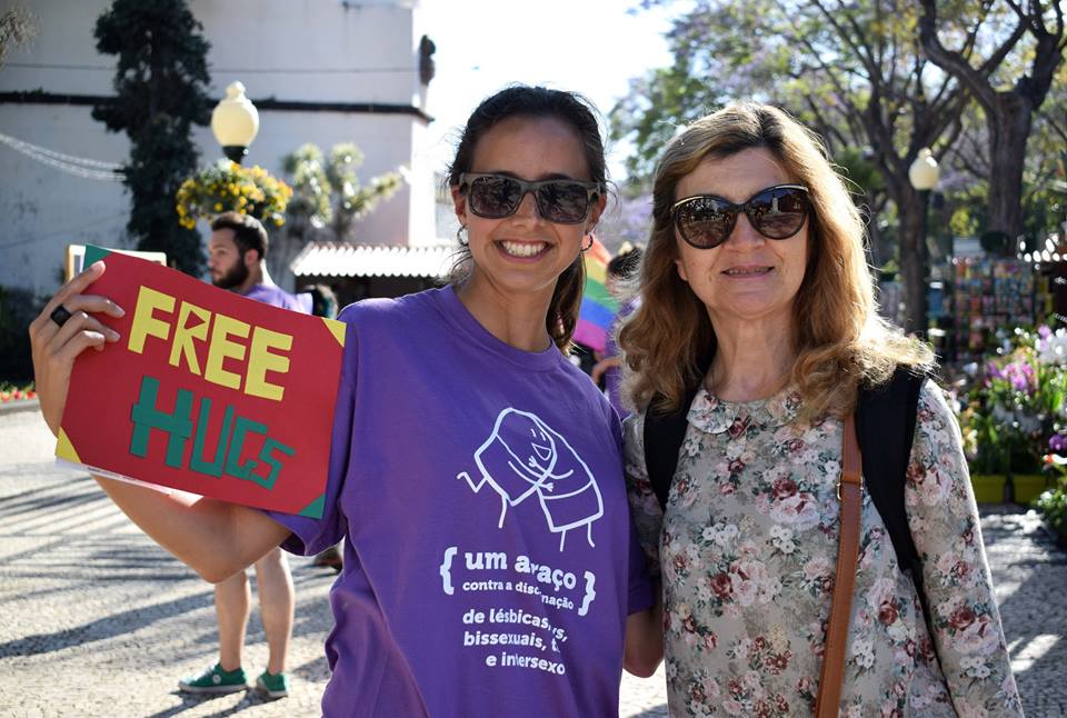 rede ex aequo abraços homofobia visibilidade lgbti orgulho