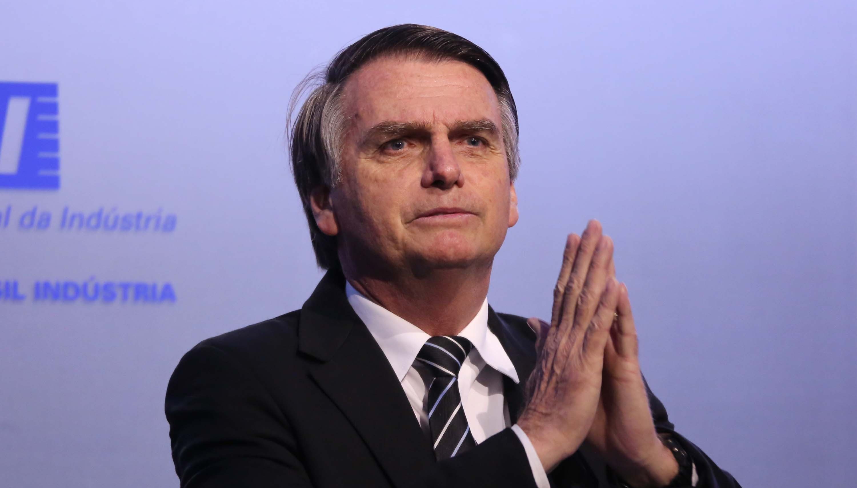 bolsonaro fake news kit lgbti gay brasil política