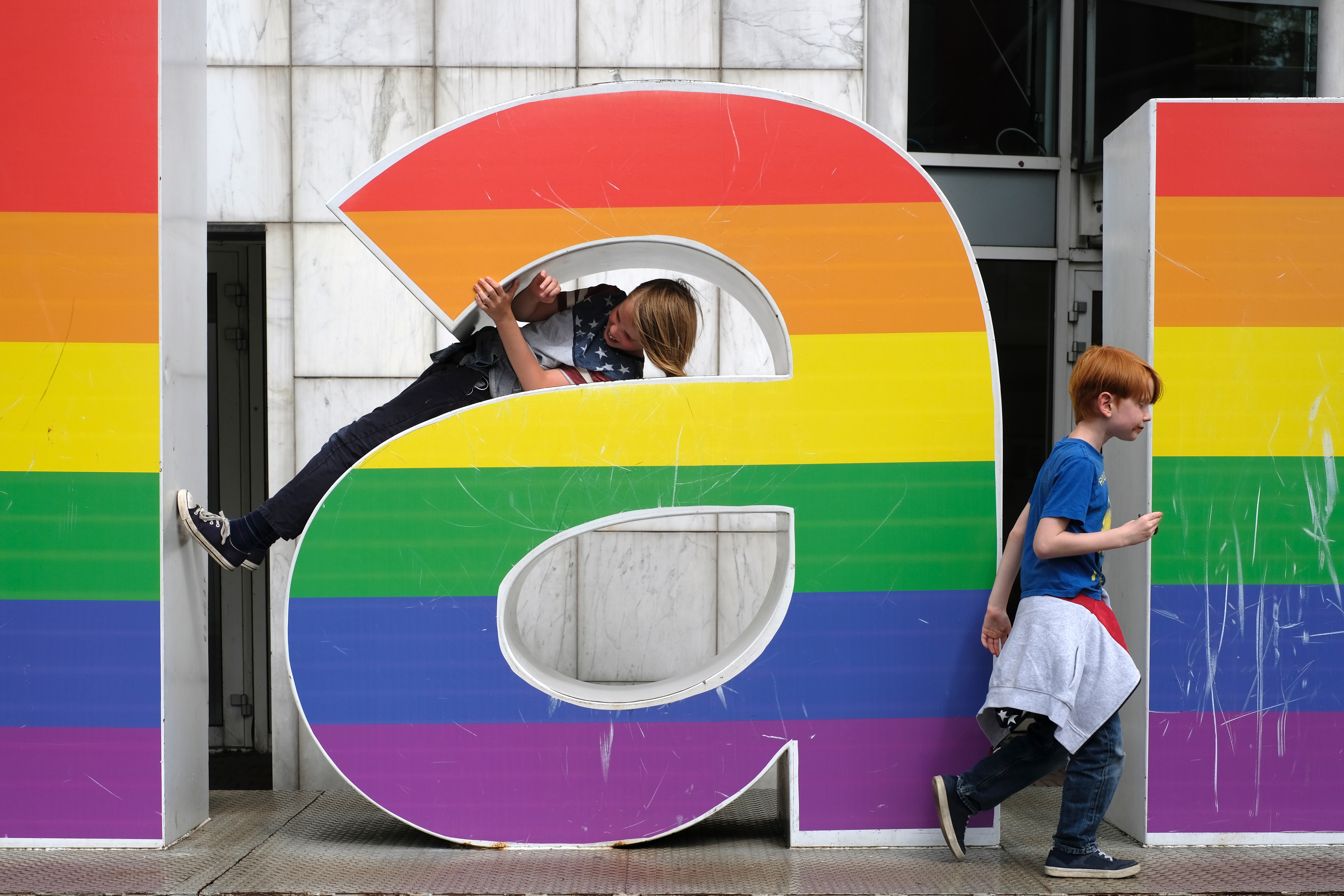 Bloco de Esquerda propõe que comissões de proteção sejam alertadas de desrespeito da identidade de género nas escolas