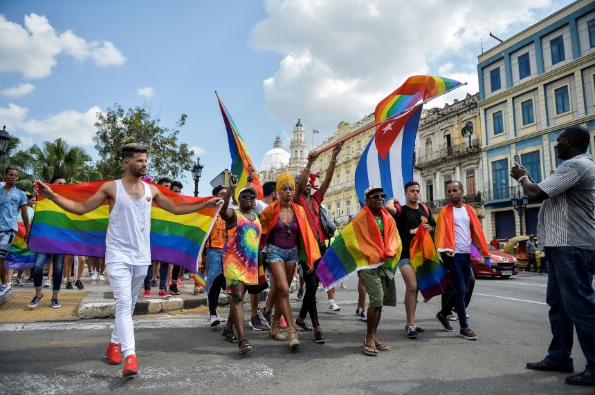 Cuba: Três pessoas detidas na ‘desautorizada’ Marcha do Orgulho&nbsp;LGBTI