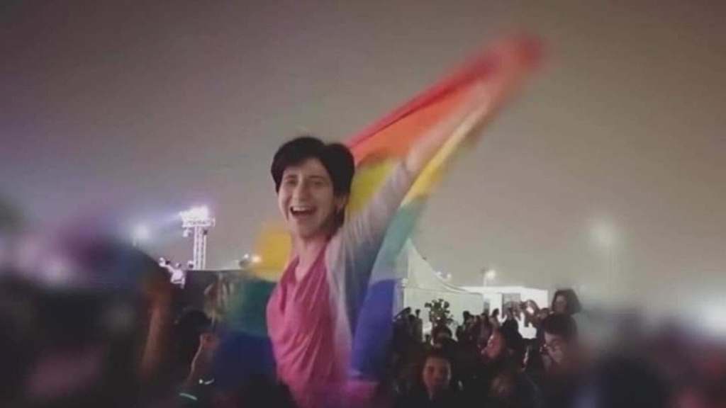 Erguer a bandeira pela Sarah&nbsp;Hegazy