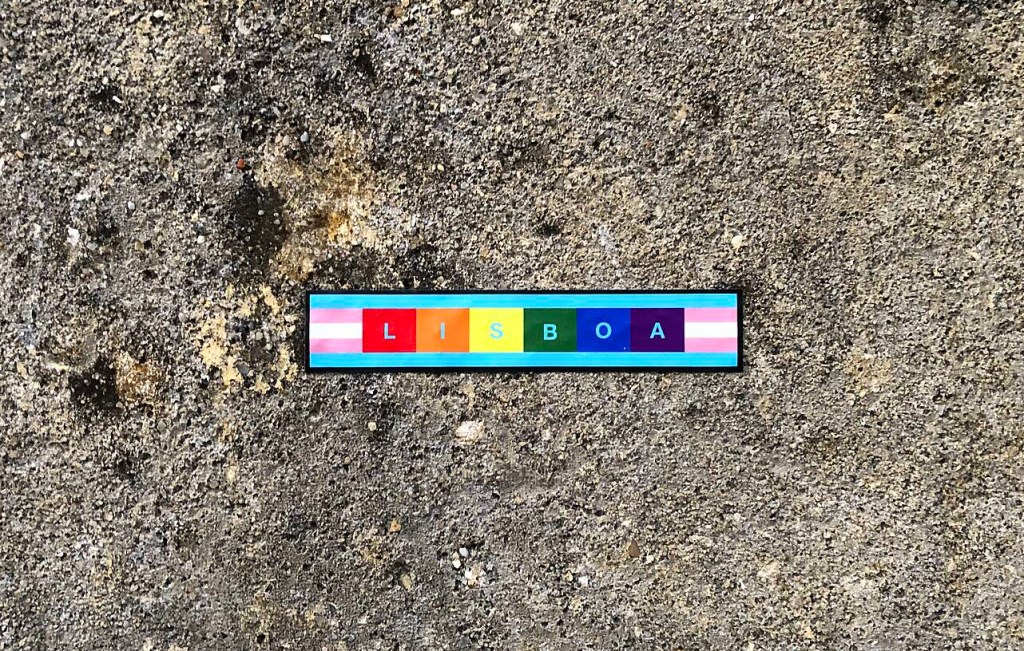 Carrozo criou projeto de arte urbana para celebrar o Orgulho e apoiar Associações LGBTI: “Parece-se com edifícios coloridos entre o céu acima e o Tejo&nbsp;abaixo”