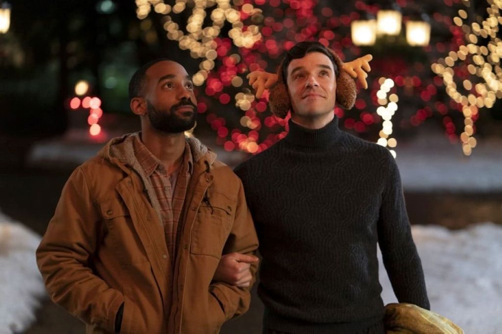 Single All The Way: Já podemos ver o trailer do primeiro filme de Natal queer da&nbsp;Netflix