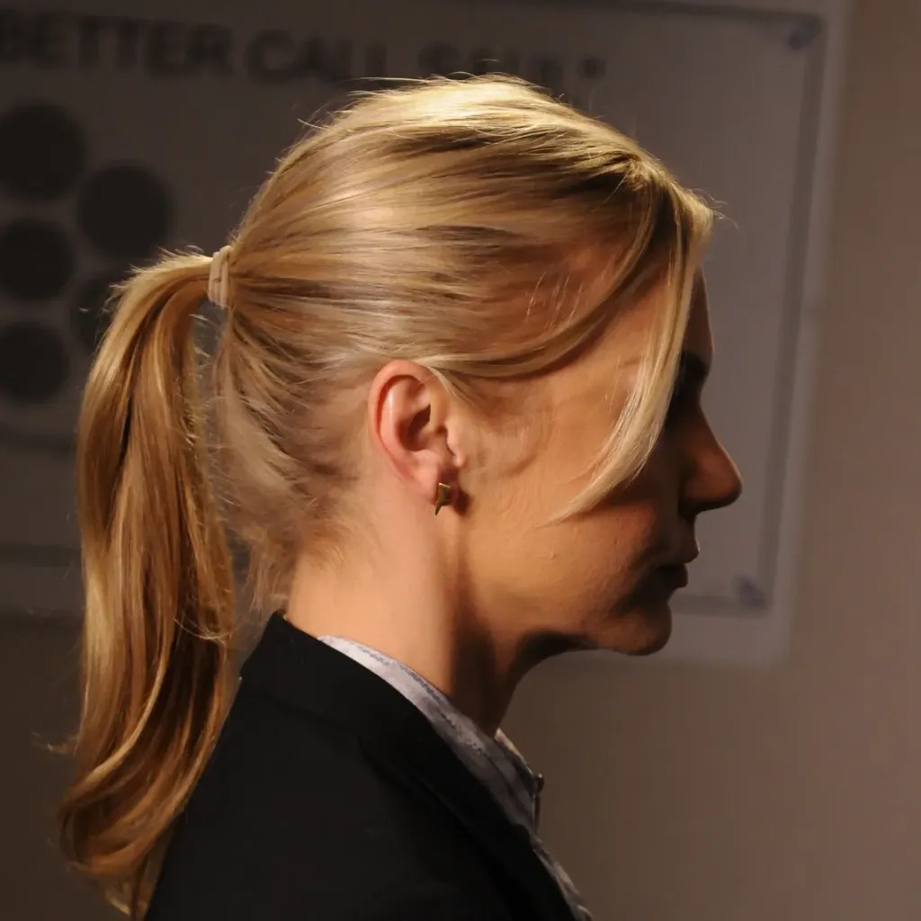 O rabo-de cavalo de Kim Wexler tornou-se também ele numa imagem de marca e um ícone associado à personagem e aos seus estados de espírito.