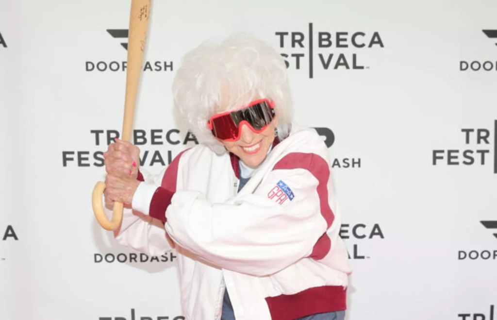 Maybelle Blair, icónica jogadora de basebol que inspirou ‘Liga de Mulheres’, sai do armário aos 95&nbsp;anos