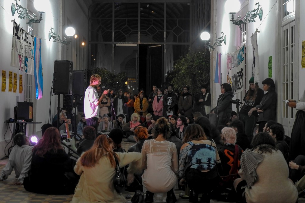 Dia da Memória Trans: Assim foi a vigília nas Caldas da Rainha