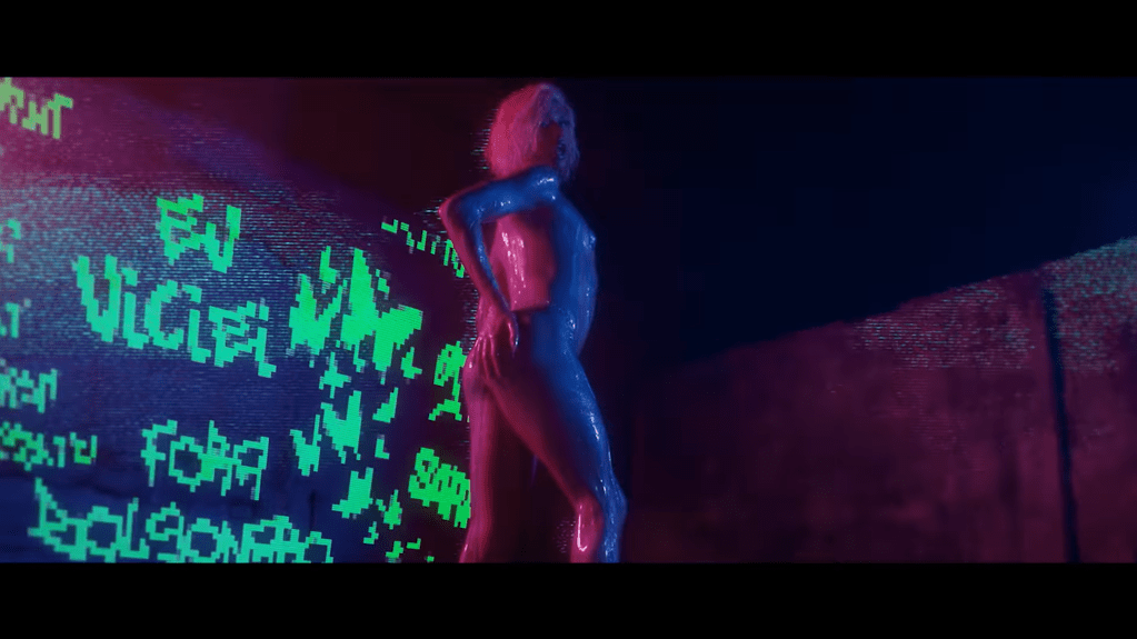 Como se constrói uma identidade sonora? Discussão sobre o vídeo musical SENTADINHA MACIA, Lia Clark.