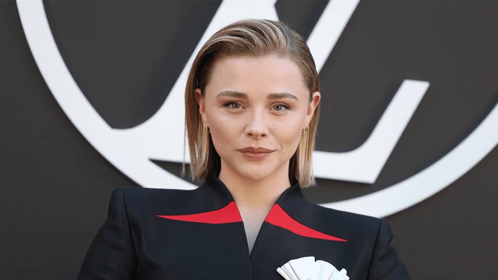 Chloë Grace Moretz assume-se como mulher lésbica em apoio a Kamala Harris