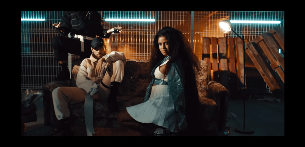 Como se constrói uma identidade sonora? Discussão sobre o vídeo musical BAZA, de Blaya