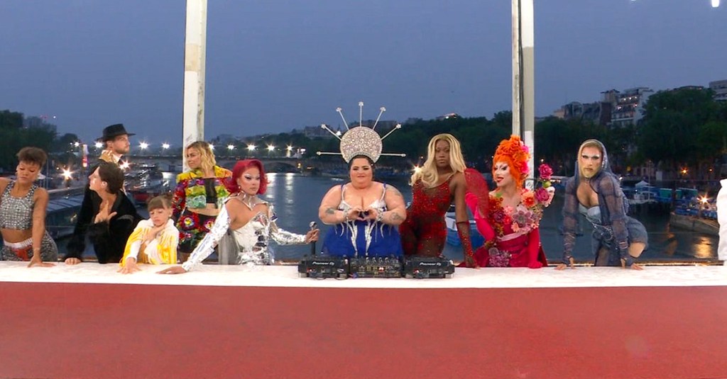 Jogos Olímpicos: Como as Drag Queens da Cerimónia de Abertura se tornaram "Lé-gen-daires"