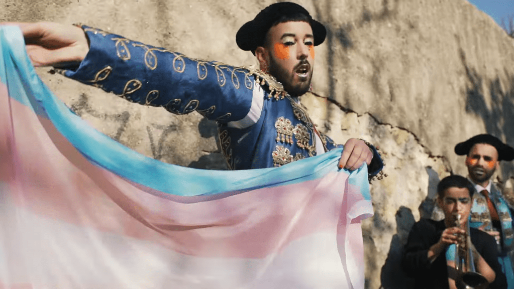 Fado Bicha lançam vídeo ESTOURADA