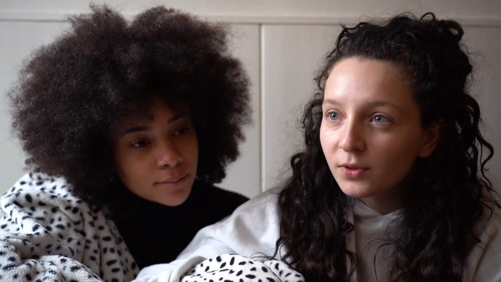 “Tout le monde dit la chatte”