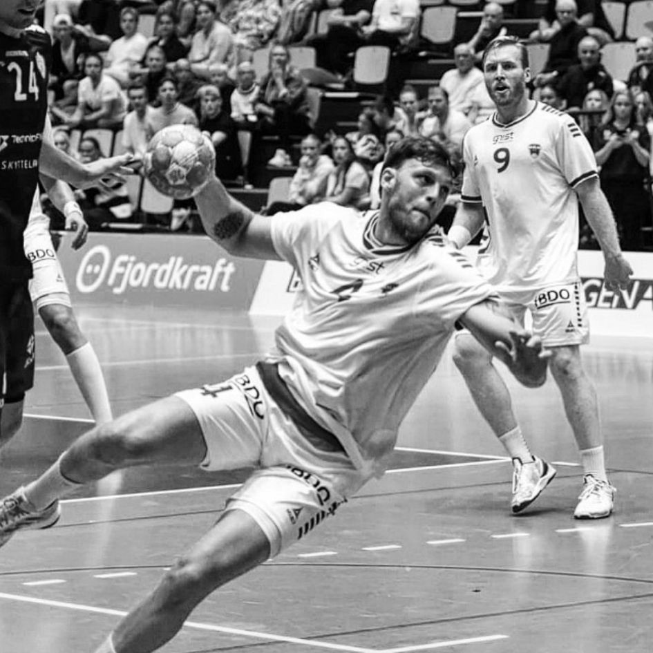 Andebolista Villads Raahauge Jensen assume-se: “Ser gay no desporto é ainda um tabu e não consigo explicar por quê”