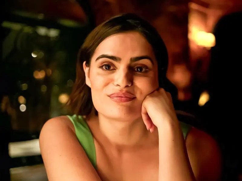 Quem é Nava Mau, a deslumbrante Teri de Baby&nbsp;Reindeer?