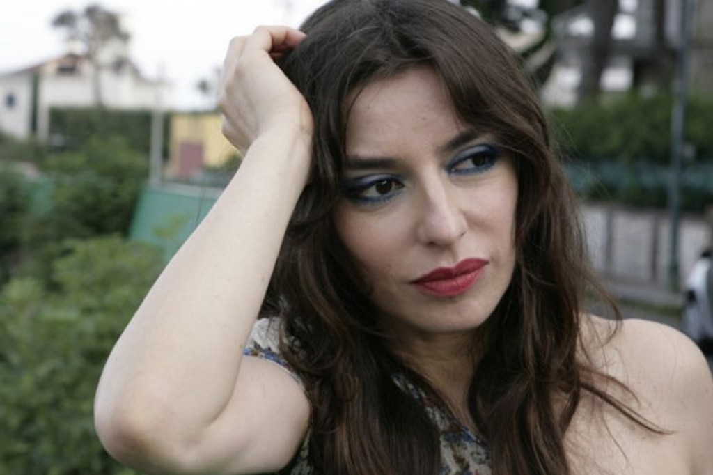 Sabrina Impacciatore, estrela de White Lotus: “Como atriz, sempre comuniquei que temos o mesmo direito de&nbsp;amar”