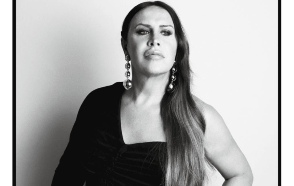 Karla Sofía Gascón, estrela de ‘Emilia Pérez’,  é uma força da natureza e da representação&nbsp;trans