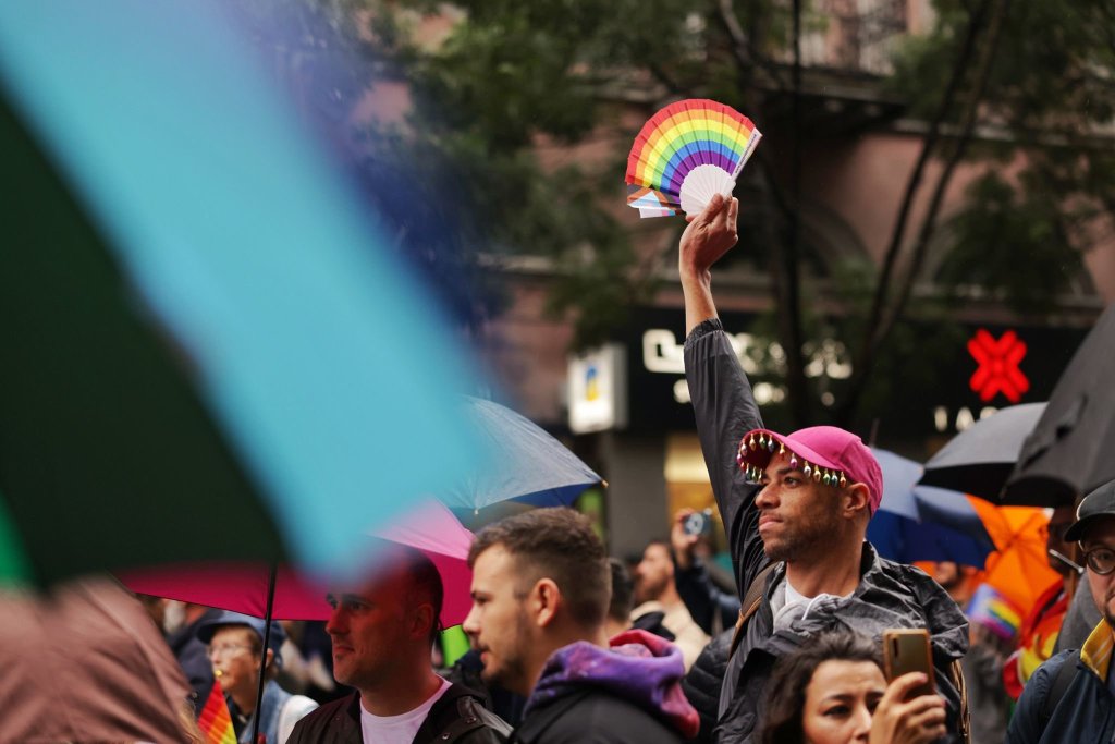 Polícia sérvia prende dezenas de ativistas durante o EuroPride de&nbsp;Belgrado