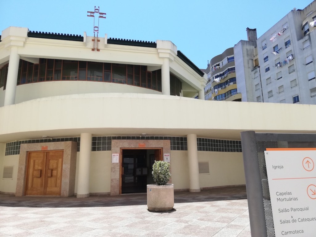 O padre Duarte era responsável pela Igreja paroquial de Nossa Senhora do Carmo, onde terão acontecido as chamadas "terapias de conversão" a cargo da psicóloga Maria José Vilaça, num caso denunciado pela TVI em 2019.