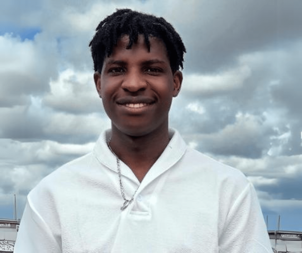 Uganda: Ativista Steven Kabuye em estado grave depois de ter sido esfaqueado: "Estão a usar a comunidade LGBTQ+ como bode expiatório"