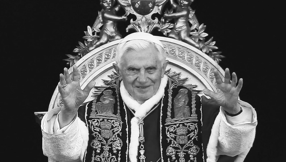 O legado de Papa Bento XVI contra a população LGBTI+, a luta contra o VIH/SIDA e a facilitação do abuso sexual