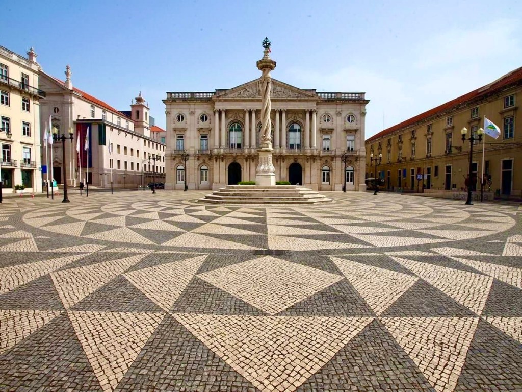 Bandeira trans vai ser hasteada na Praça do Município de Lisboa no Dia da Visibilidade&nbsp;Trans
