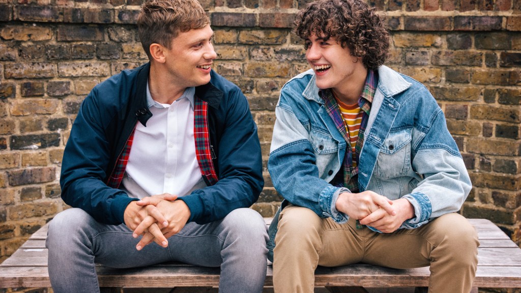 Aclamada série Big Boys estreia em Portugal e aborda a amizade e a saúde mental com muito humor queer