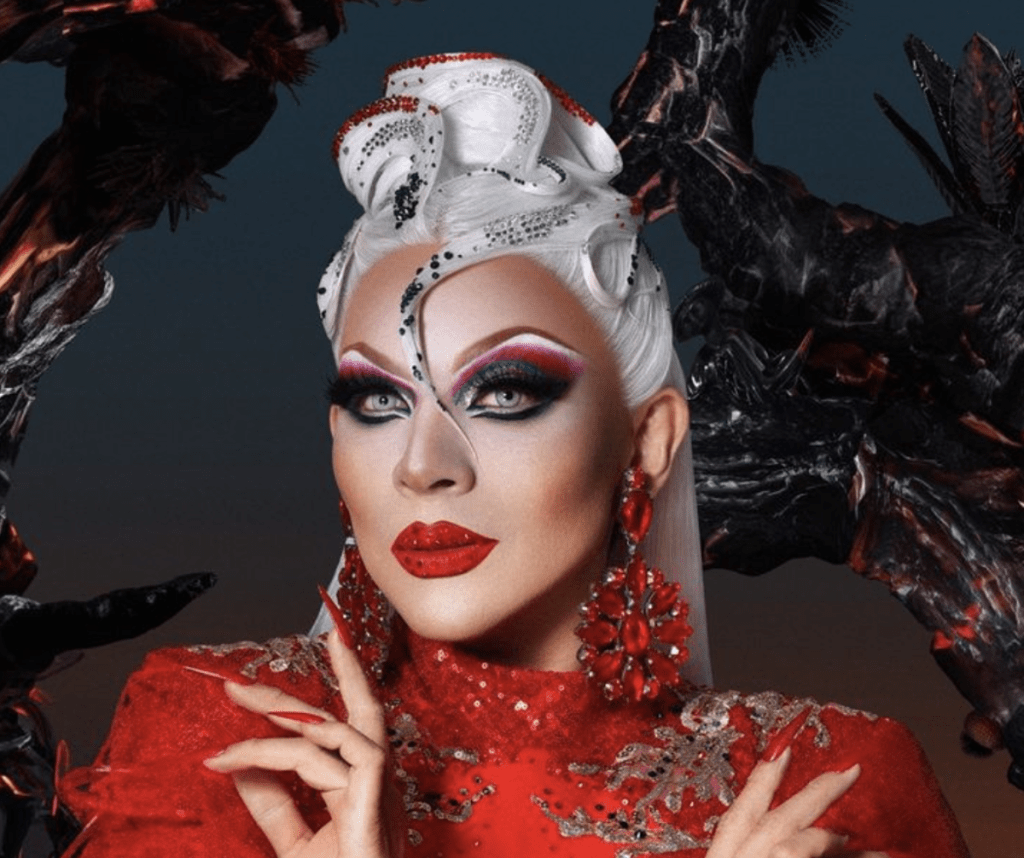 Quem é Cristian Peralta, a Drag Queen pansexual que dedica a sua arte à companheira e filha?