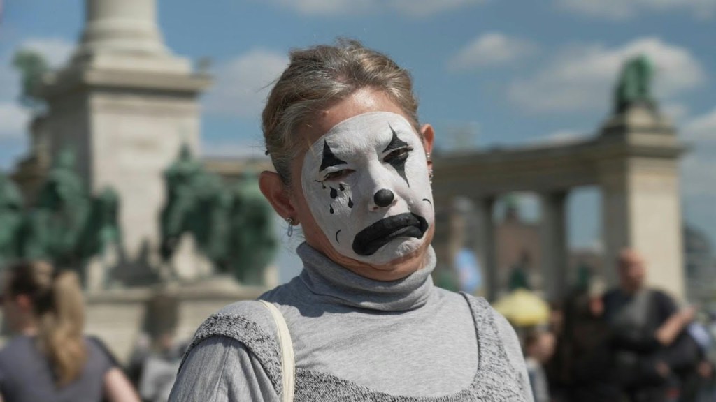 Orgulho cinzento em Budapeste: milhares protestam contra proibição da Marcha&nbsp;LGBTQ+