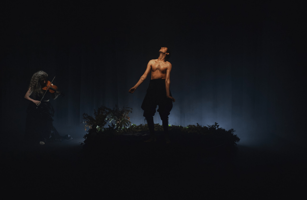 “Cada palavra, ação ou decisão em cena é política” — Analphabet de Alberto Cortés no BoCA 2025