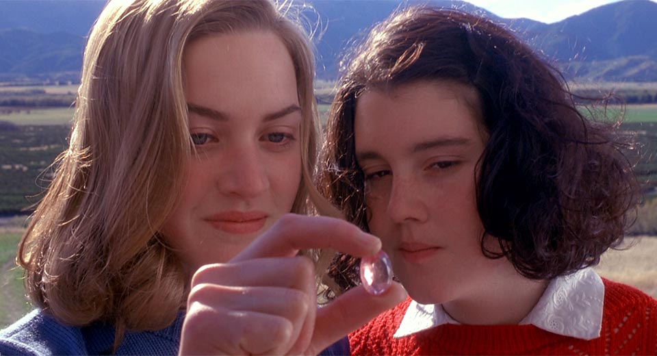 Kate Winslet e Melanie Lynskey em Heavenly Creatures (1994).