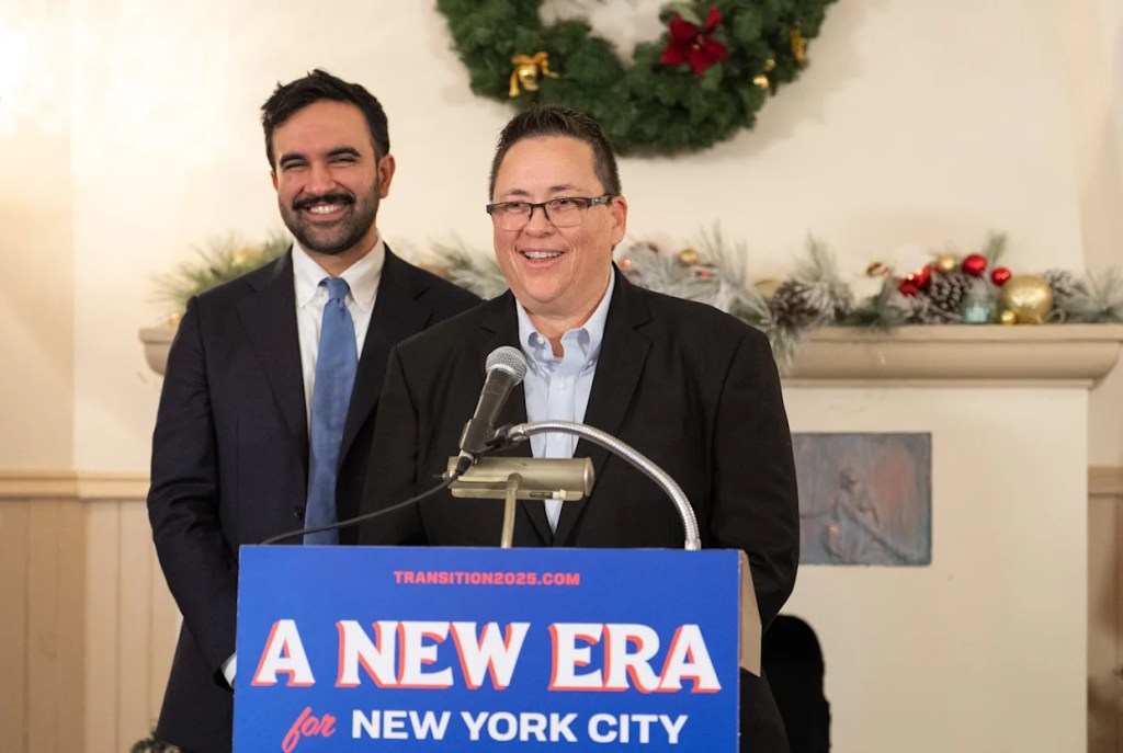 Mamdani nomeia Lillian Bonsignore para o Corpo de Bombeiros de Nova Iorque e enfrenta reação conservadora