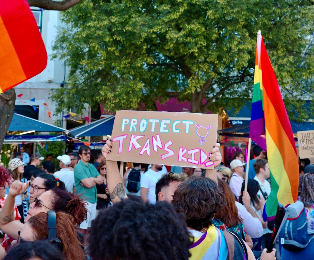 Autodeterminação de género em Portugal: números, ciência e o perigo do retrocesso legislativo do&nbsp;Chega