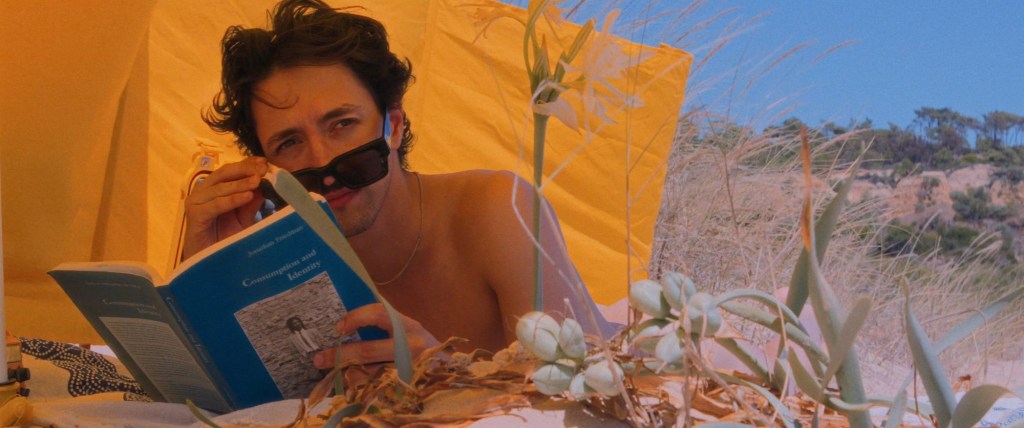 “elsewheres”, de Carrozo: três filmes, um olhar queer e&nbsp;inquieto