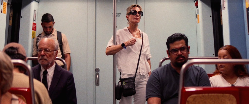 "elsewheres", de Carrozo: três filmes, um olhar queer e inquieto

when you do - elsewheres, de Carrozo (na imagem Meg Cassell). Fotografia via Bluesky.