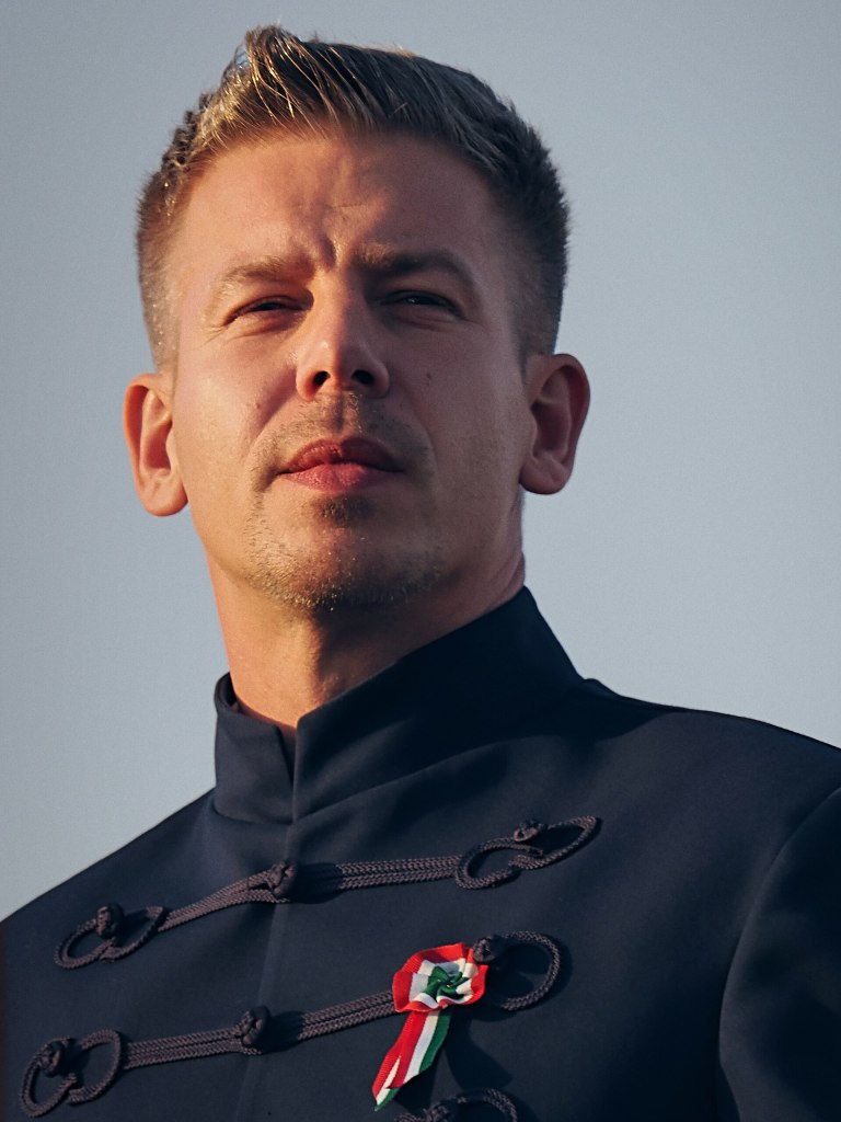 A vitória de Péter Magyar na Hungria: uma esperança frágil para os direitos LGBTI+

Fotografia por Norbert Banhalmi (Wikimedia Commons)