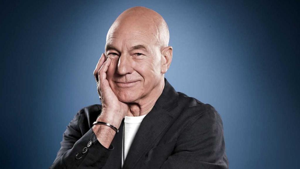 Patrick Stewart (1940–2026): “Apoiar os direitos LGBTQIA+ foi sempre uma escolha&nbsp;natural”